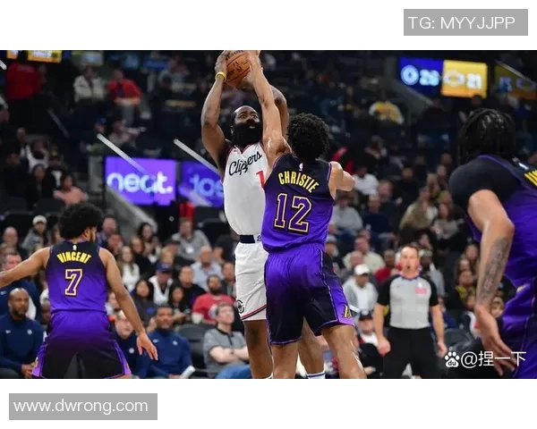 2018年NBA季后赛勇士与马刺第二场精彩对决回顾与分析